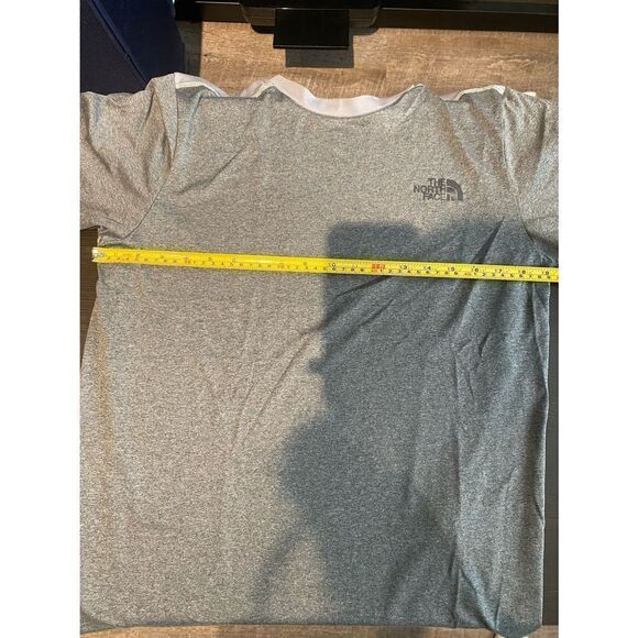 The North Face Gray Athletic Tshirt Size Small NWOT - Picture 5 of 7